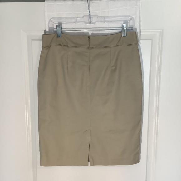 Liz Claiborne Ladies Lined Skirt Tan Size 6 - Picture 2 of 5